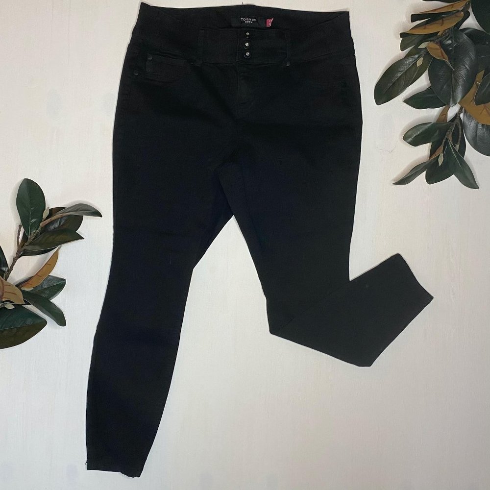 Torrid Black 14S Triple Button Skinny Jeans